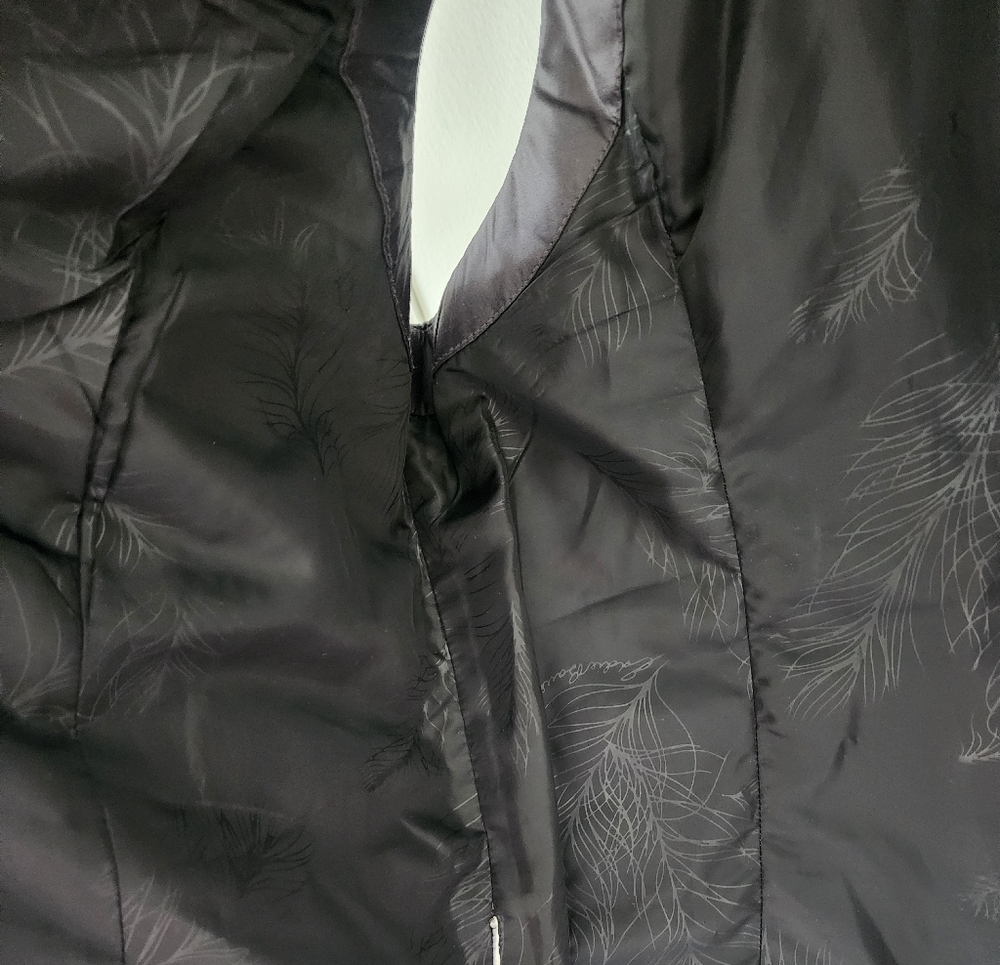 Eddie Bauer Quilted Puffer Vest with Faux Fur Hood | Black | Size XL - Picture 10 of 12
